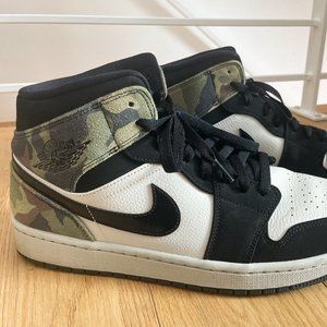 Air Jordan 1 mid SE GS 'Camo' Men's size 12 color black/white/camo
